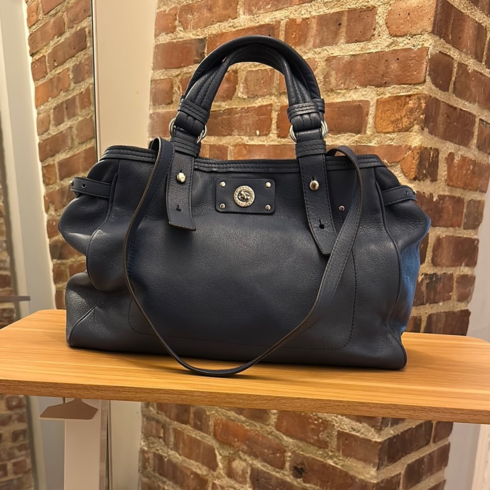 Elegant Navy Leather Handbag